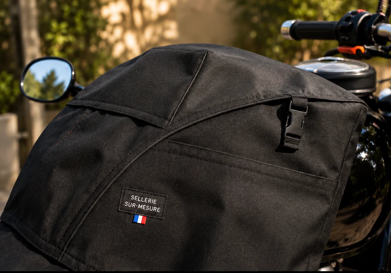 Bâche moto sur mesure